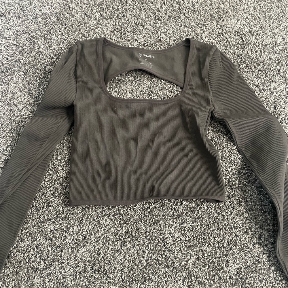 Never worn cropped long sleeve